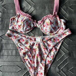 Strawberry Milk Mob Women Young Love Top + Bottom

top (small) 
bottoms (medium)